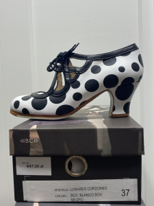 M77 Lunares Cordones BOX BLANCO BOX NEGRO Rozmiar 37