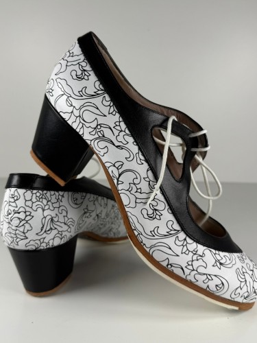 M37  CANDOR CLAVEL BLANCO BOX NEGRO CUB Rozmiar 40,5